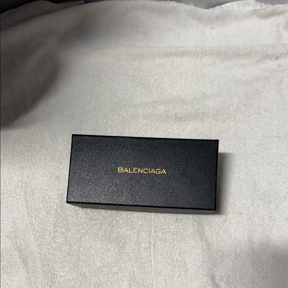 Balenciaga Black Gift Box with Gold Logo - Picture 1 of 5